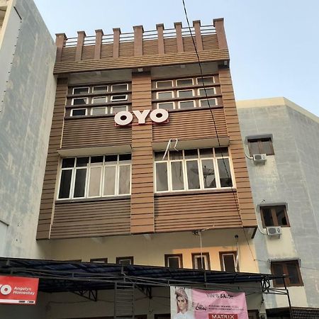 Oyo 1053 Angelyn Home Stay Μεντάν Εξωτερικό φωτογραφία