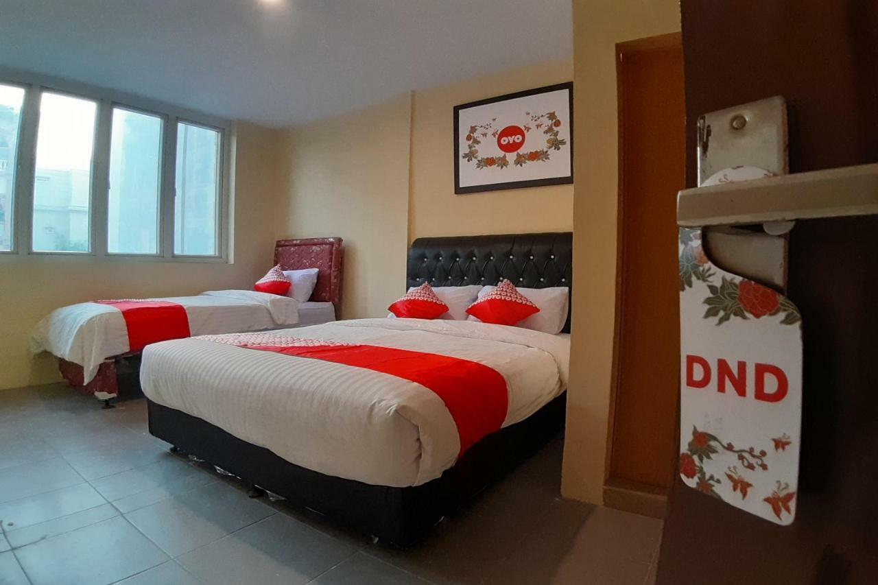 Oyo 1053 Angelyn Home Stay Μεντάν Εξωτερικό φωτογραφία